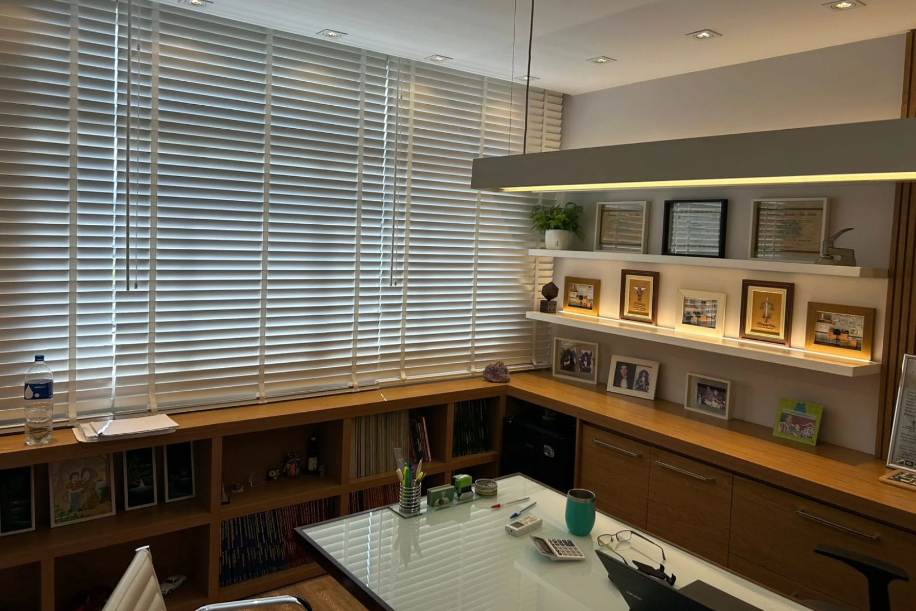 Sala de atendimento e consultoria contábil da Carlos Brasileiro Contabilidade no Jardim Guanabara, Ilha do Governador - RJ