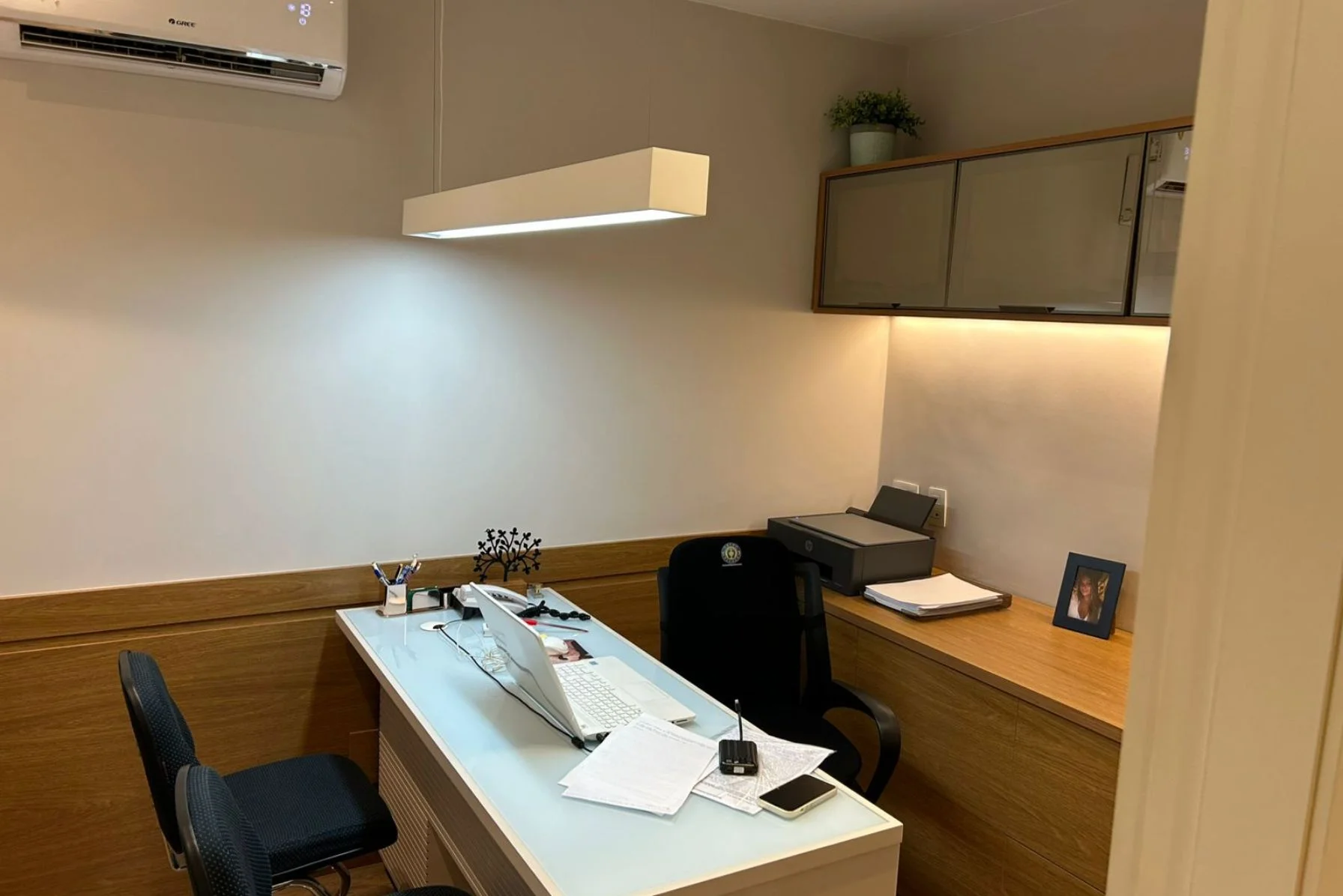Sala privativa de consultoria contábil da Carlos Brasileiro Contabilidade no Jardim Guanabara, Ilha do Governador - RJ
